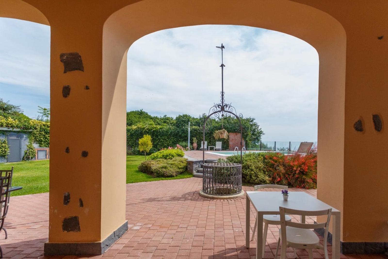 B&B Villa Etelka Aci Castello Esterno foto