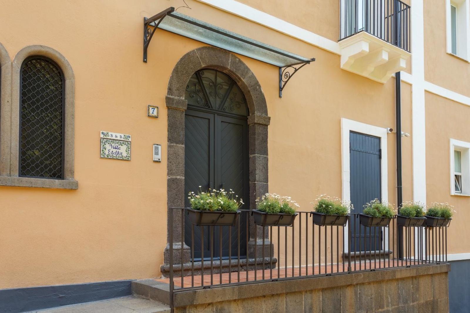 B&B Villa Etelka Aci Castello Esterno foto
