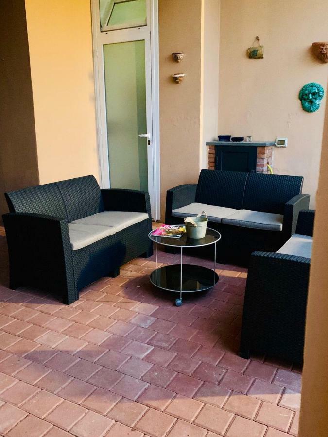 B&B Villa Etelka Aci Castello Esterno foto
