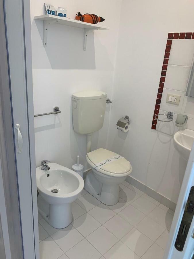 B&B Villa Etelka Aci Castello Esterno foto