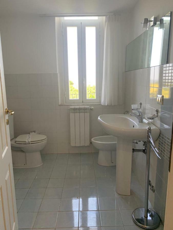 B&B Villa Etelka Aci Castello Esterno foto