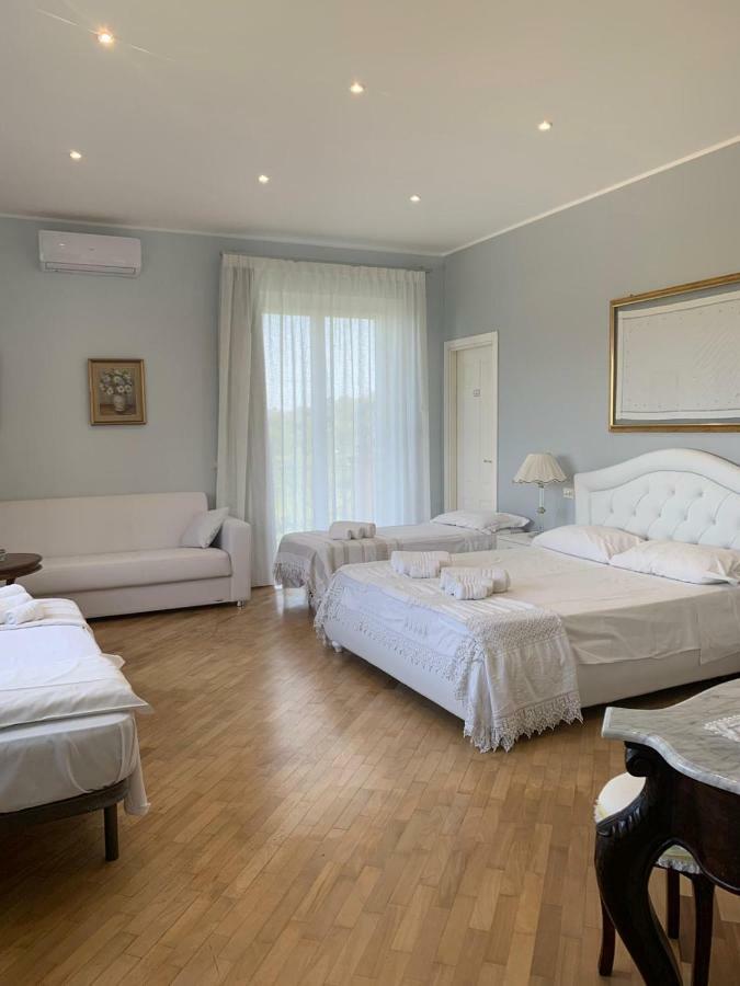B&B Villa Etelka Aci Castello Esterno foto